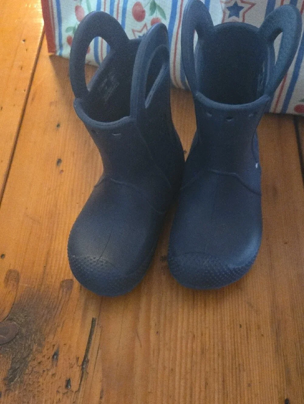 CROCS used normal